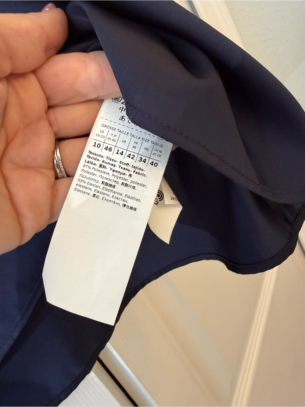 EMME Marella Navy Blue Sleeveless Scoop Neck Flowy Blouse Top Size 10 - Picture 3 of 4